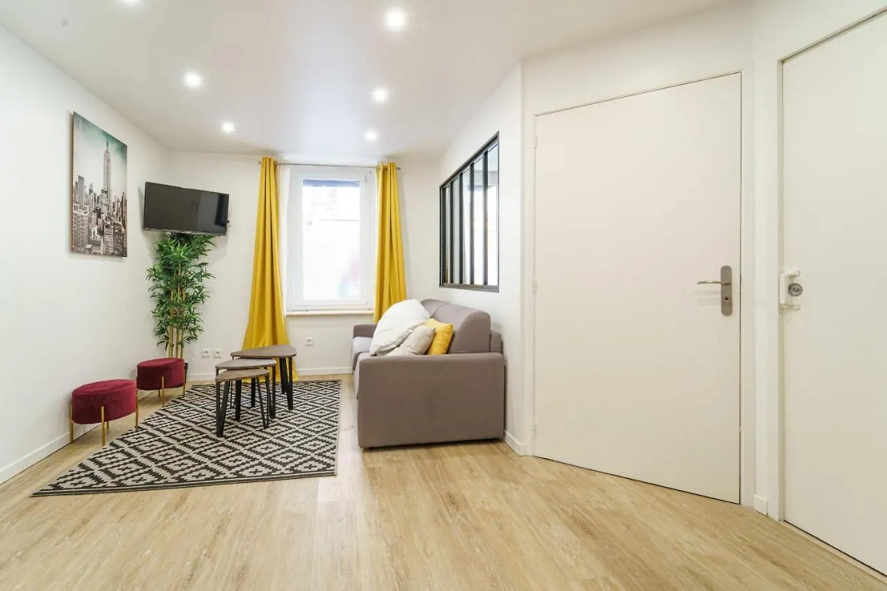 Apartment Parisian Flat With Sauna
